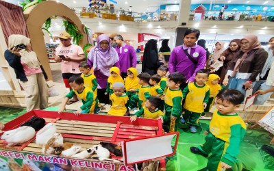 Bermain mengenal binatang bersama HipHip Zoora