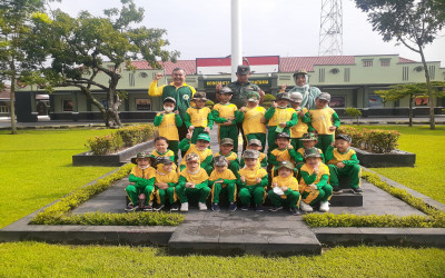 PUNCAK TEMA: MENGENAL TENTARA NEGARA INDONESIA